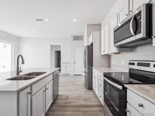 Photo #6: 6775588 Listing