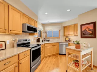 Photo #5: 6776447 Listing