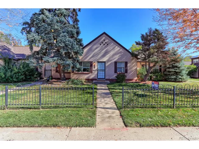 MLS: 6776948 Condo For Sale