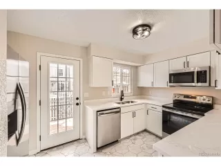 Photo #3: 6784035 Listing