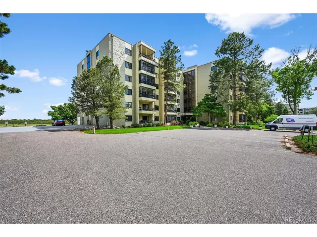 MLS: 6784879 Condo For Sale