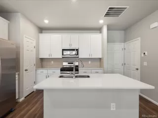 Photo #5: 6800996 Listing 