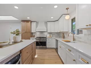 Photo #6: 6801682 Listing