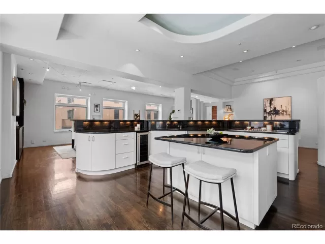 MLS: 6802322 Condo For Sale