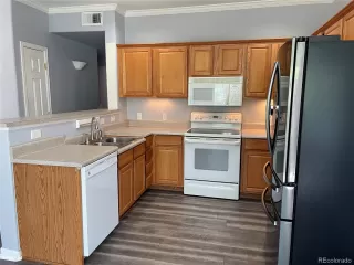 Photo #5: 6805468 Listing 