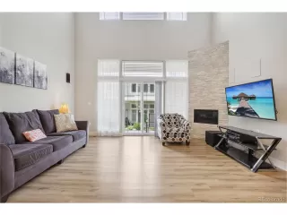 Photo #2: 6806000 Listing