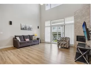 Photo #3: 6806000 Listing