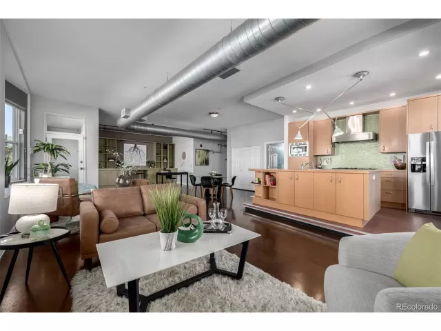 MLS: 6811156 Condo For Sale