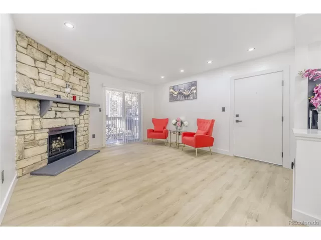 MLS: 6812905 Condo For Sale