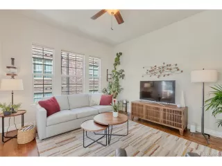 Photo #5: 6813801 Listing