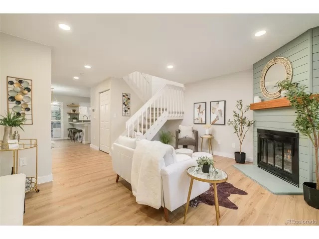 MLS: 6814960 Condo For Sale