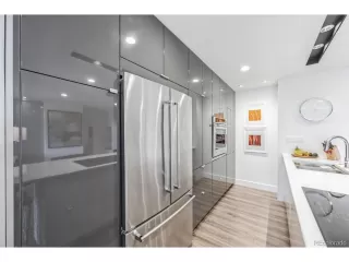 Photo #6: 6816953 Listing 