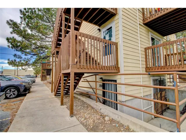 MLS: 6817257 Condo For Sale