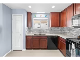 Photo #6: 6817722 Listing