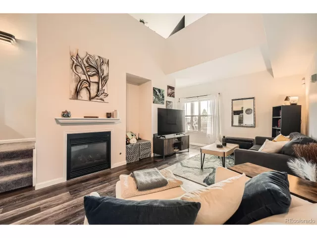 MLS: 6818172 Condo For Sale