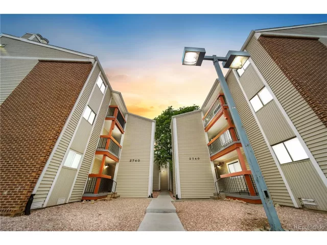 MLS: 6818201 Condo For Sale