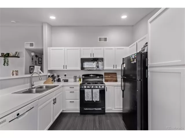 MLS: 6820338 Condo For Sale