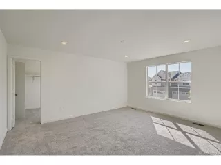 Photo #5: 6822407 Listing