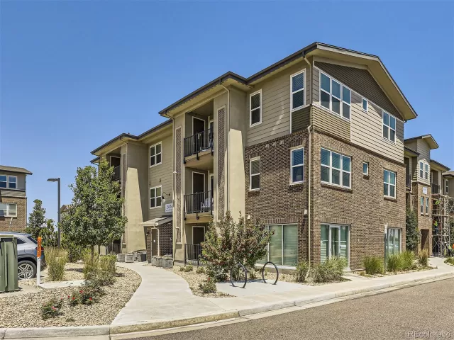 MLS: 6824947 Condo For Sale