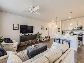 Photo #5: 6824947 Listing