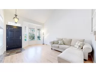 Photo #3: 6826953 Listing
