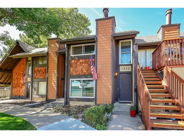 MLS: 6827889 Condo For Sale