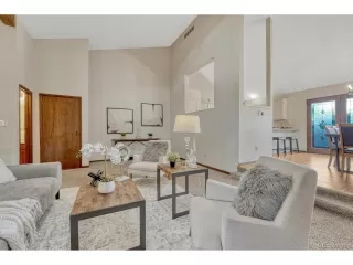 Photo #4: 6829254 Listing