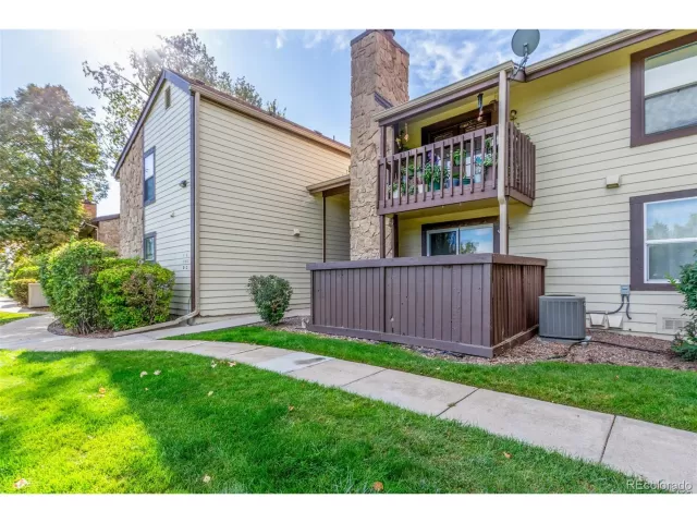 MLS: 6829602 Condo For Sale