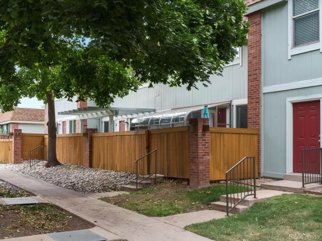 MLS: 6829616 Condo For Sale