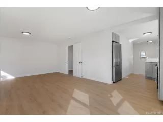 Photo #5: 6831216 Listing