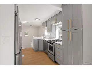 Photo #6: 6831216 Listing