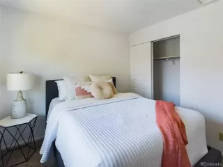 Photo #5: 6834166 Listing