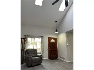 Photo #5: 6835891 Listing