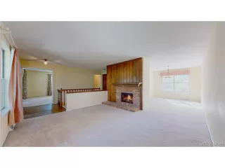 Photo #5: 6842165 Listing
