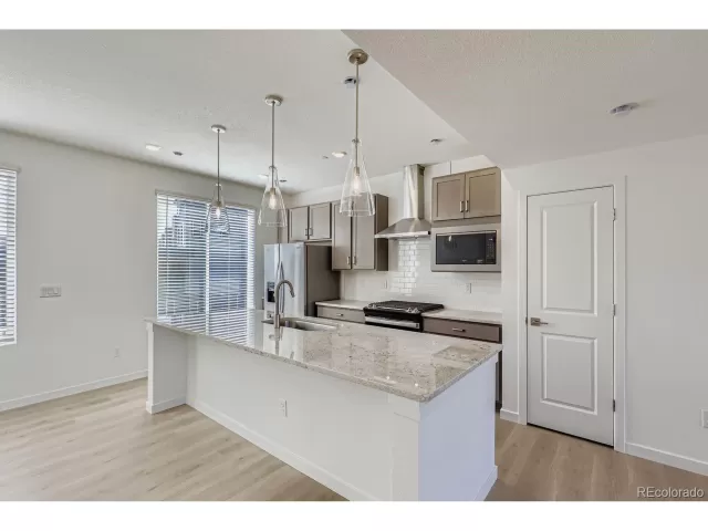 MLS: 6842204 Condo For Sale