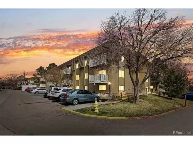 MLS: 6855341 Condo For Sale