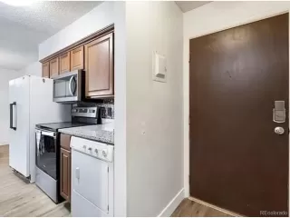 Photo #3: 6855341 Listing