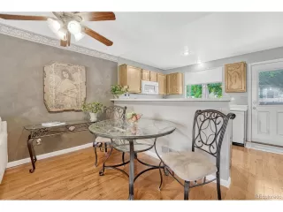 Photo #5: 6856621 Listing