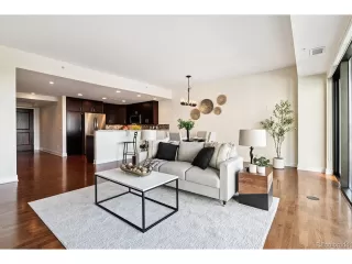 Photo #4: 6856770 Listing