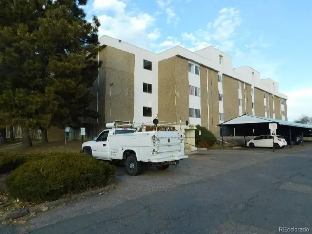 MLS: 6858934 Condo For Sale