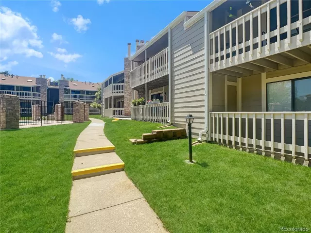 MLS: 6859574 Condo For Sale