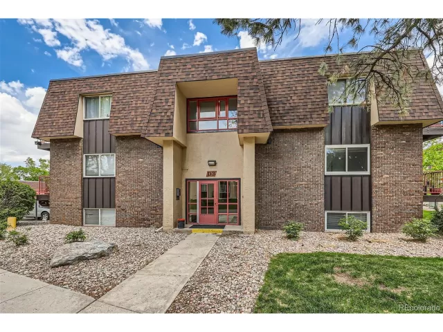 MLS: 6860771 Condo For Sale