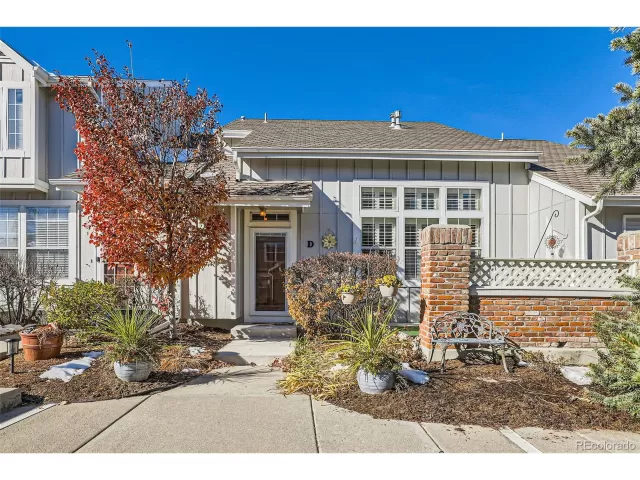 MLS: 6861432 Condo For Sale