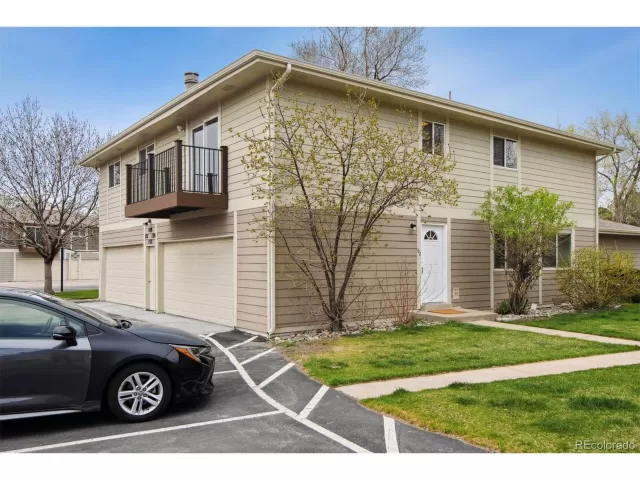 MLS: 6862295 Condo For Sale