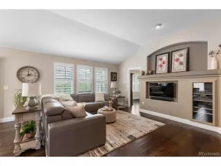 Photo #5: 6863616 Listing