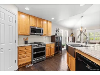 Photo #6: 6863616 Listing