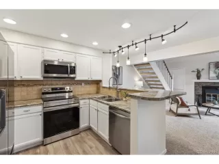 Photo #3: 6864166 Listing