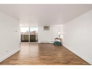 Photo #4: 6867065 Listing