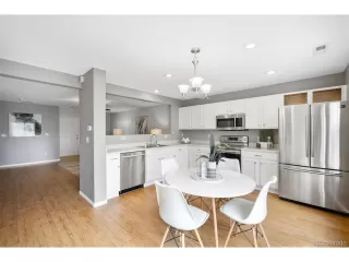 Photo #6: 6867419 Listing