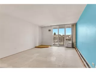 Photo #6: 6874079 Listing